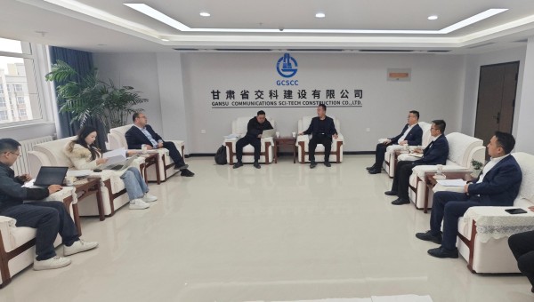 3月27日，順豐集團一行到甘肅省交科建設有限公司考察調研，雙方就各自發展優勢、未來合作領域與方向、促進國企民企協同發展等方面進行了深入座談交流。